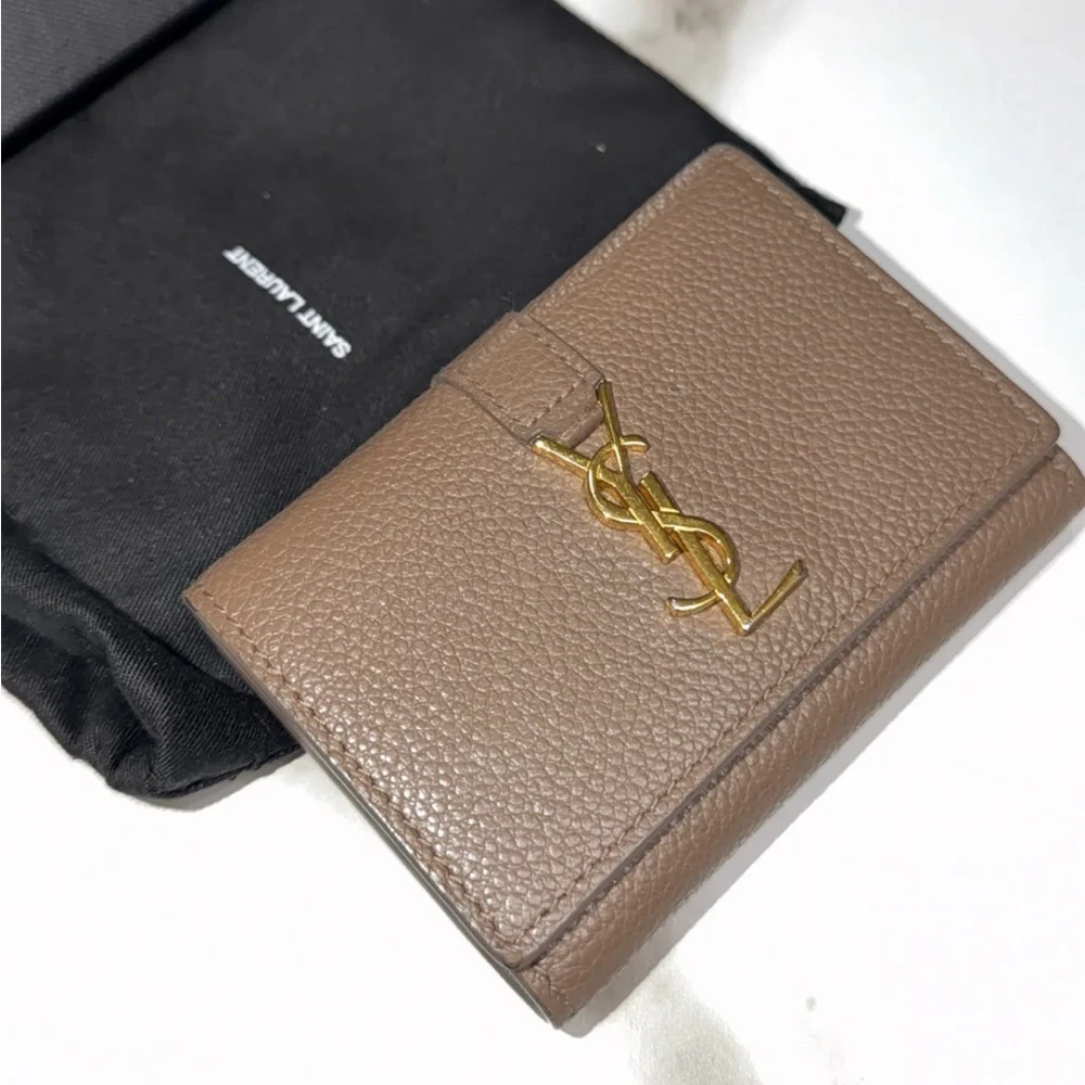 SAINT LAURENT Grained Calfskin Monogram Key Case YSL beige w/COA